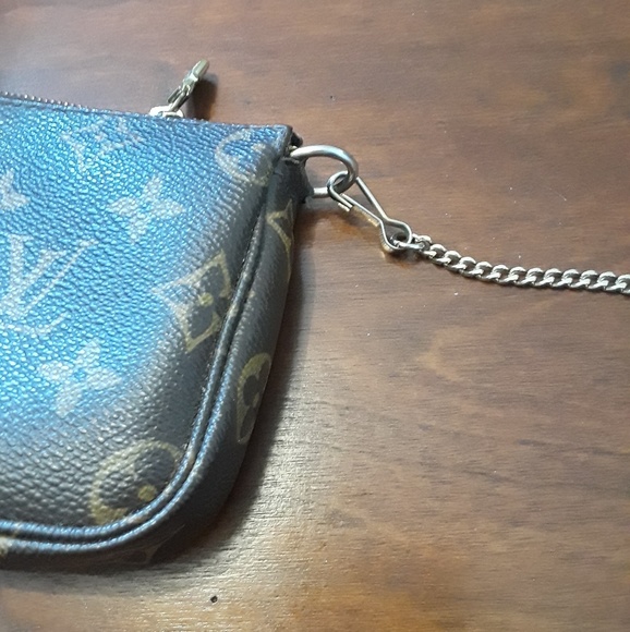 ***SOLD***Authentic Louis Vuitton pouch - Picture 6 of 6